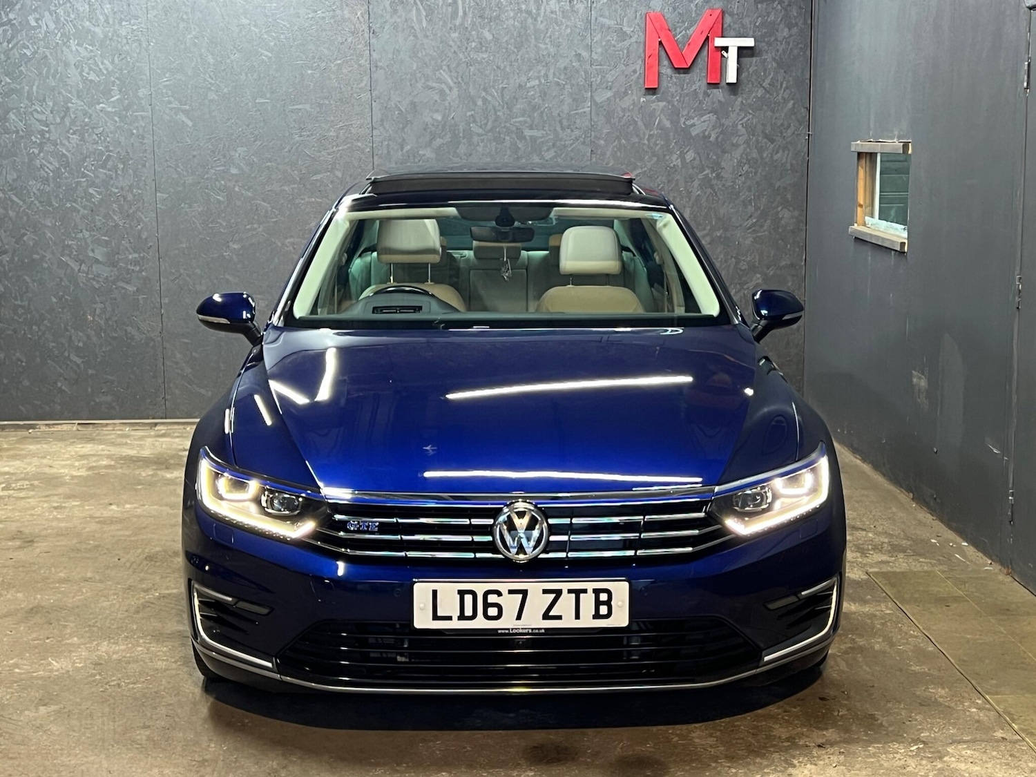 Used Volkswagen Passat 2017 for sale - 76200893: Photo 2