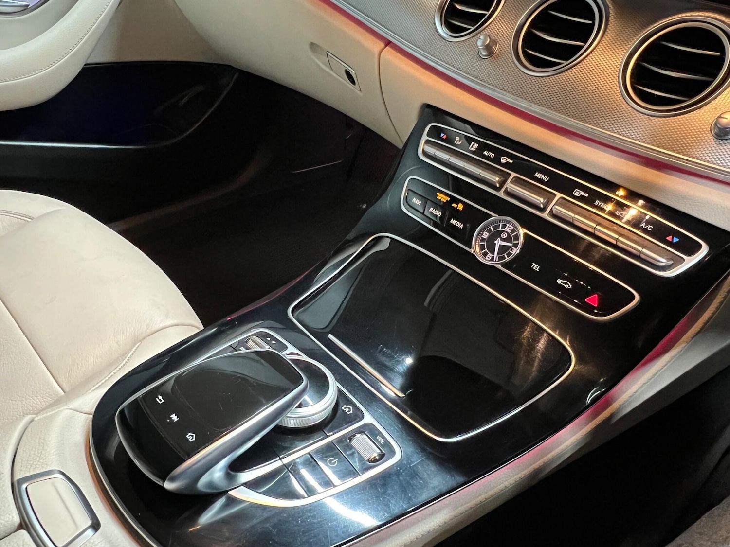 Used Mercedes-Benz E Class for sale - 77242355: Photo 18