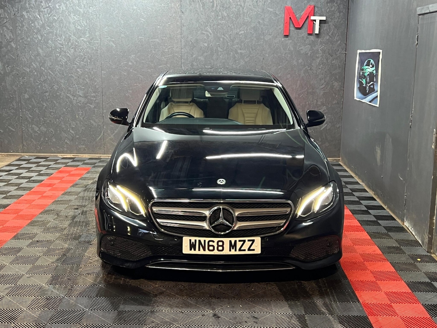 Used Mercedes-Benz E Class for sale - 77242355: Photo 2