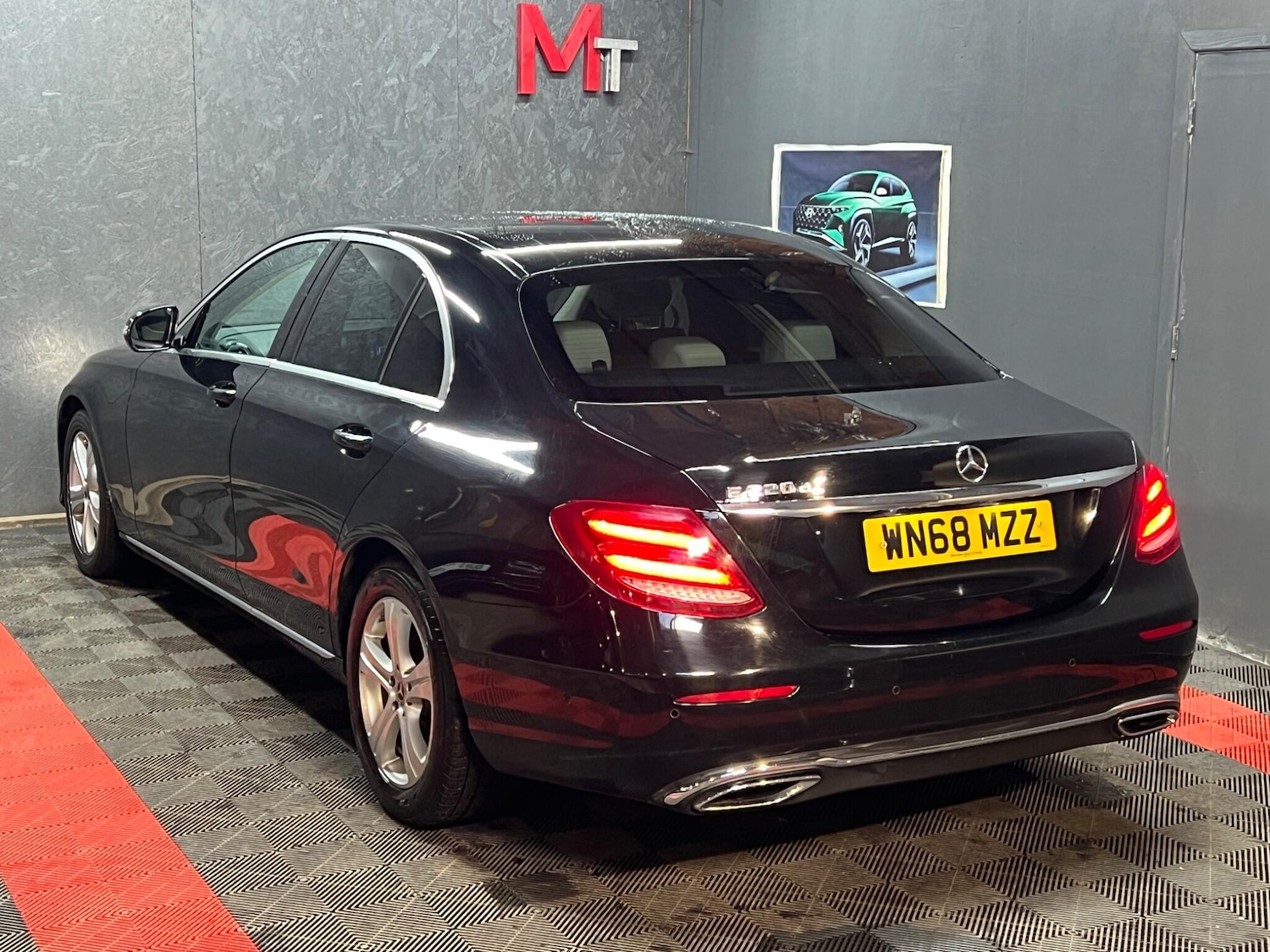Used Mercedes-Benz E Class for sale - 77242355: Photo 3
