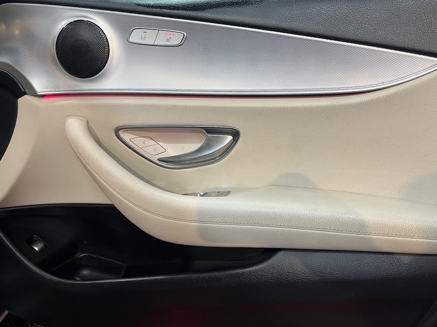 Used Mercedes-Benz E Class for sale - 77242355: Photo 30