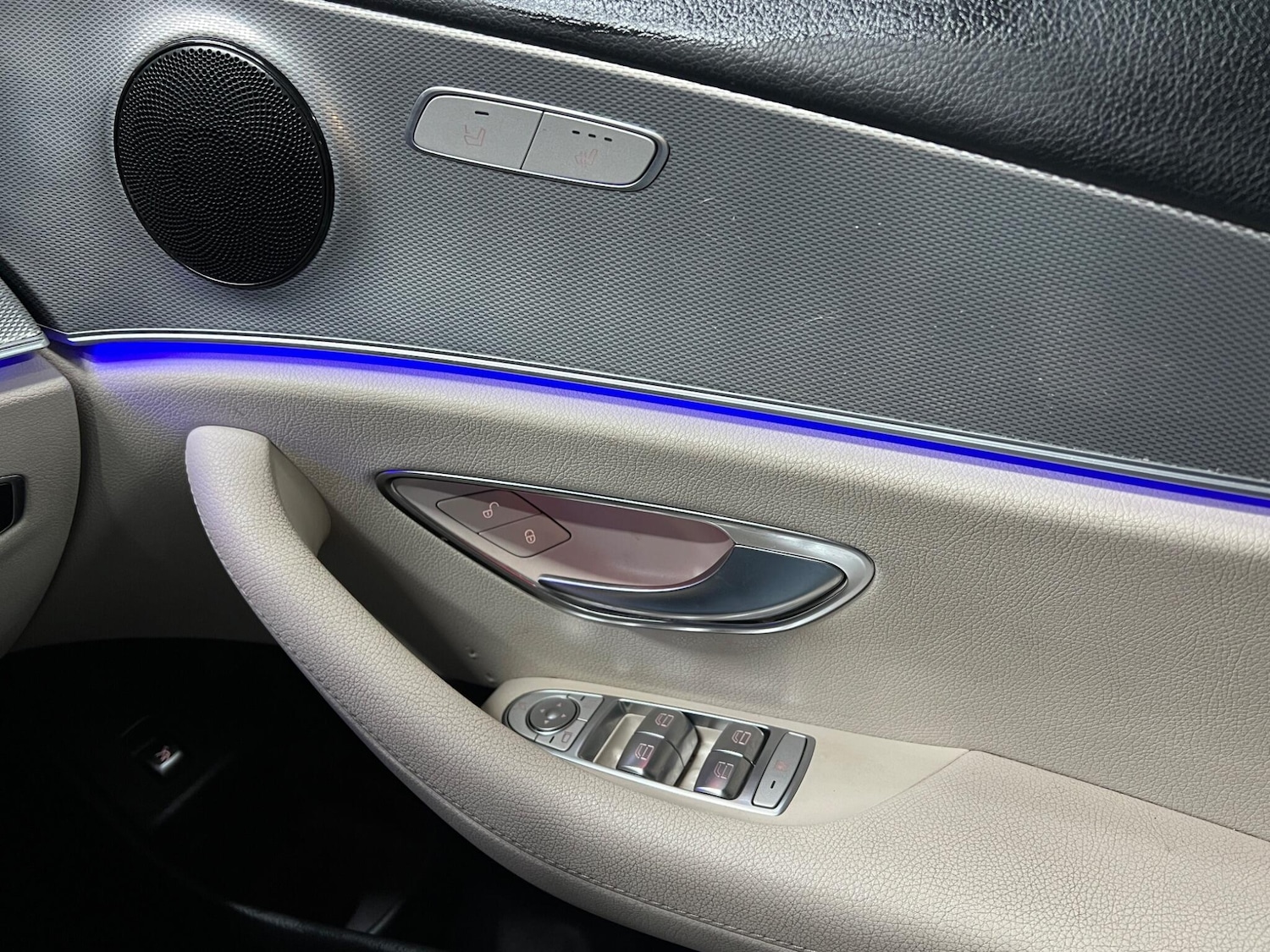 Used Mercedes-Benz E Class for sale - 77242355: Photo 39