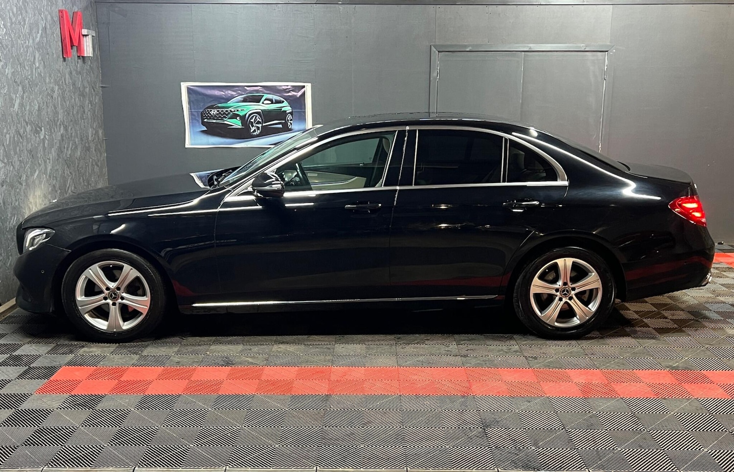 Used Mercedes-Benz E Class for sale - 77242355: Photo 4