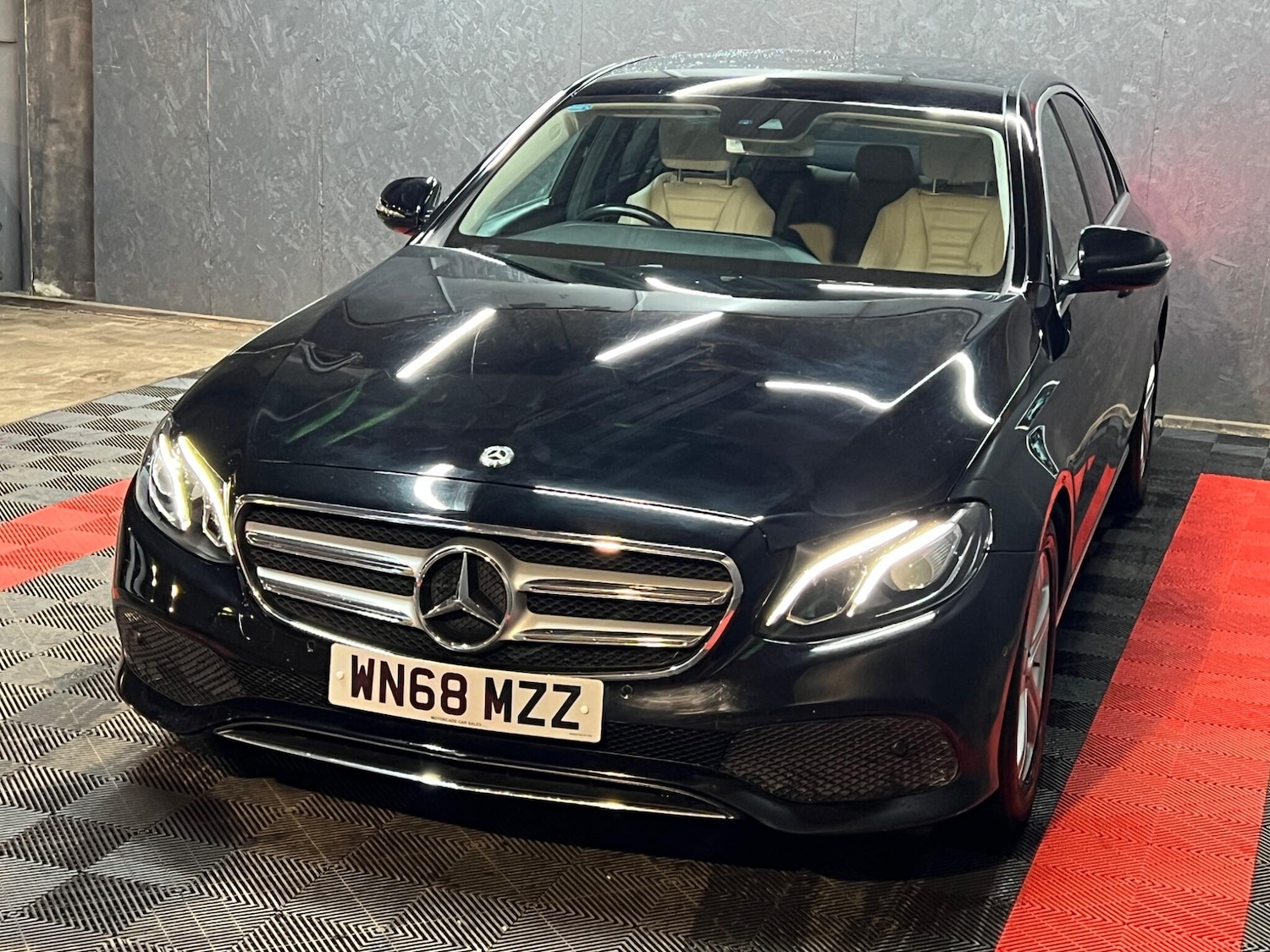 Used Mercedes-Benz E Class for sale - 77242355: Photo 61