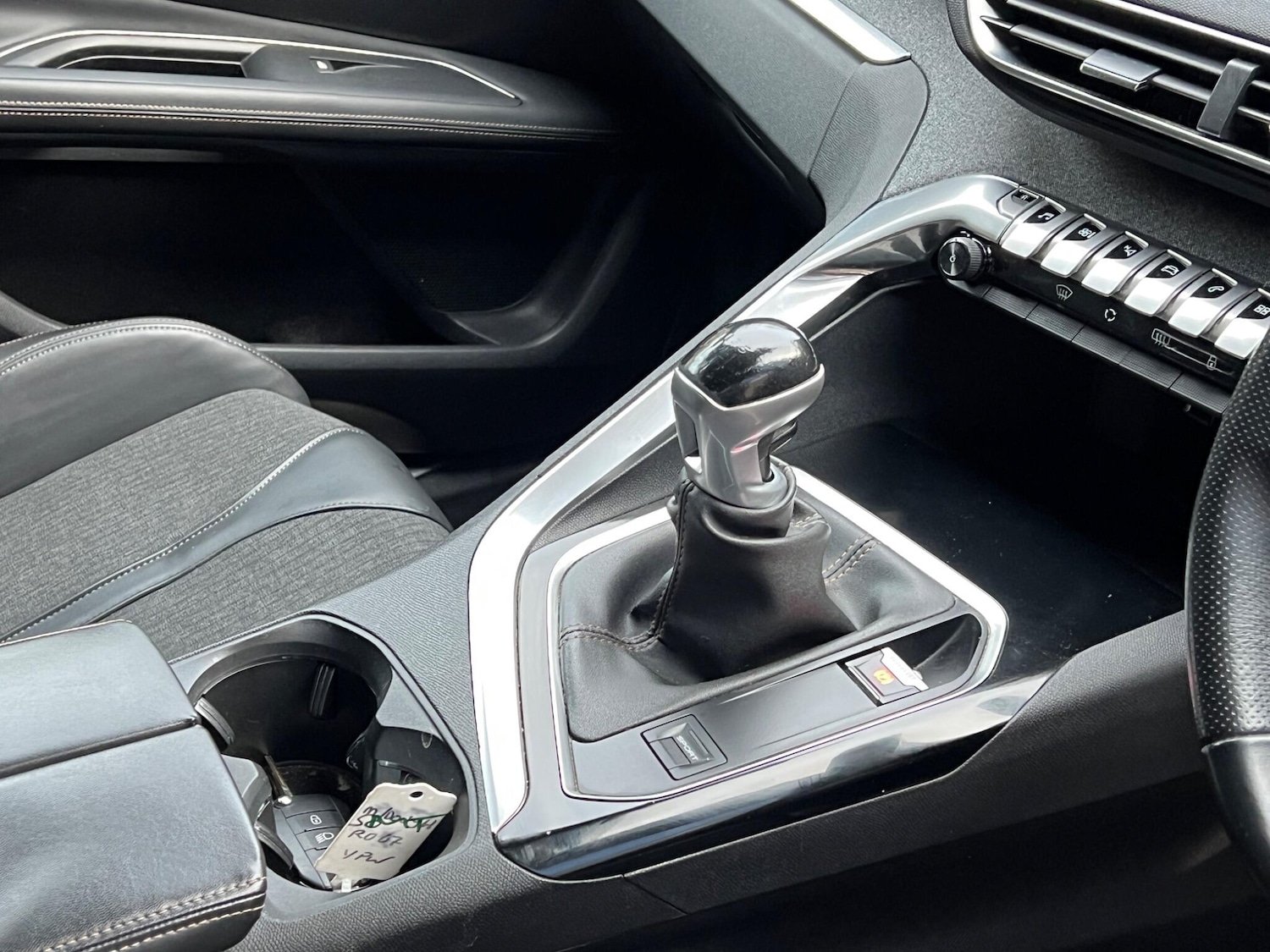 Used Peugeot 3008 2018 for sale - 76839490: Photo 14