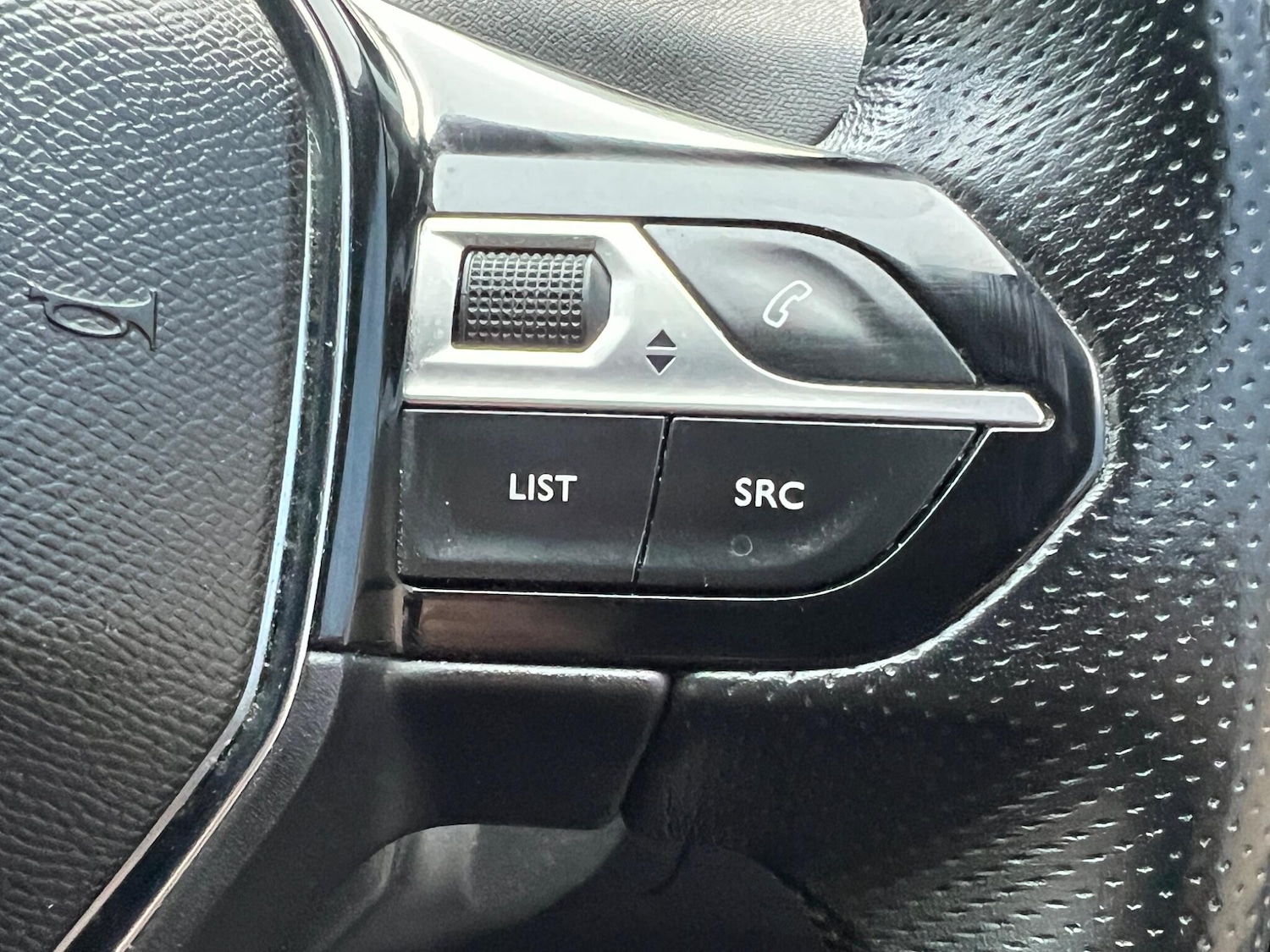 Used Peugeot 3008 2018 for sale - 76839490: Photo 23