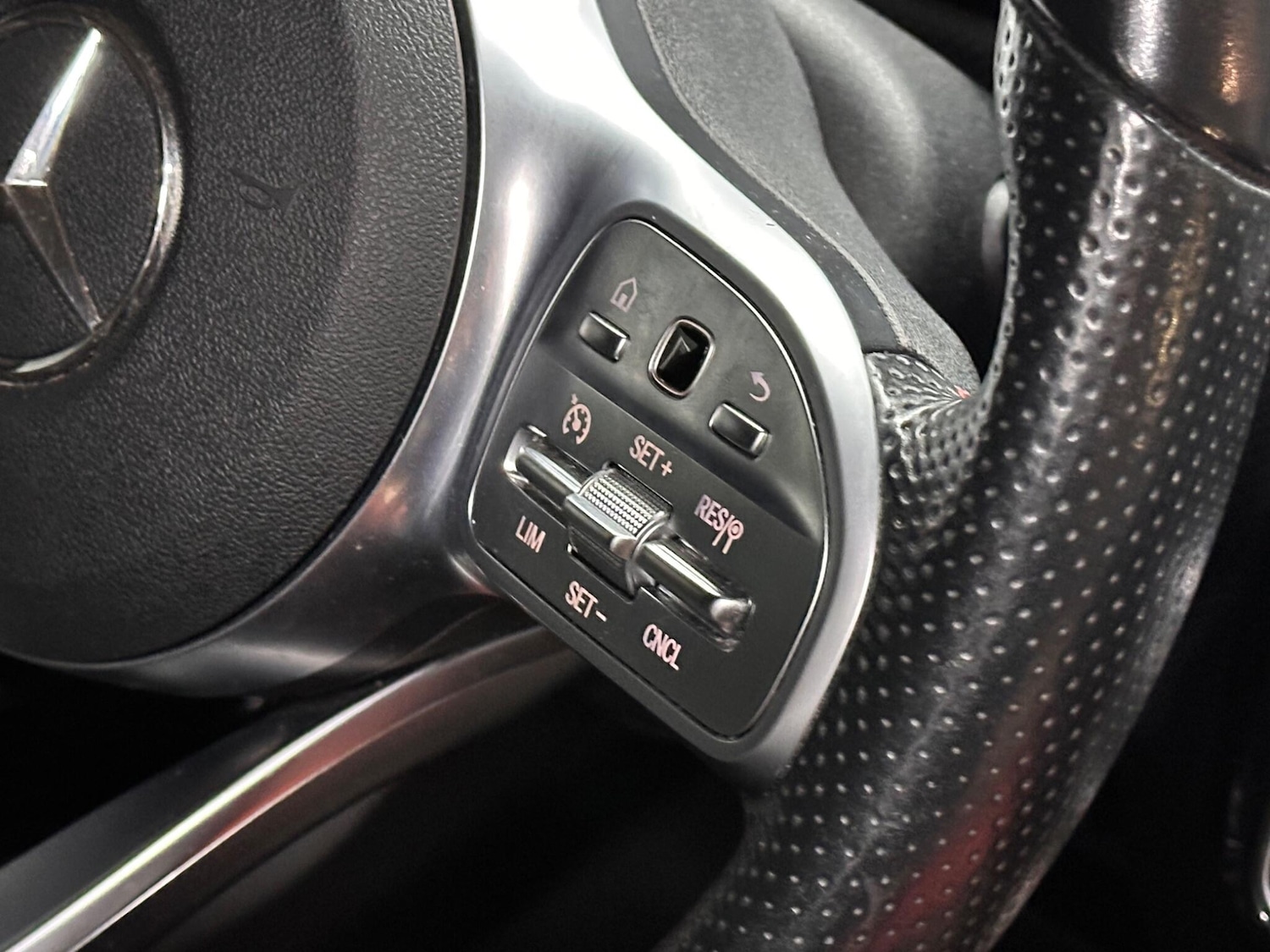 Used Mercedes-Benz A-Class 2019 for sale - 76926118: Photo 40