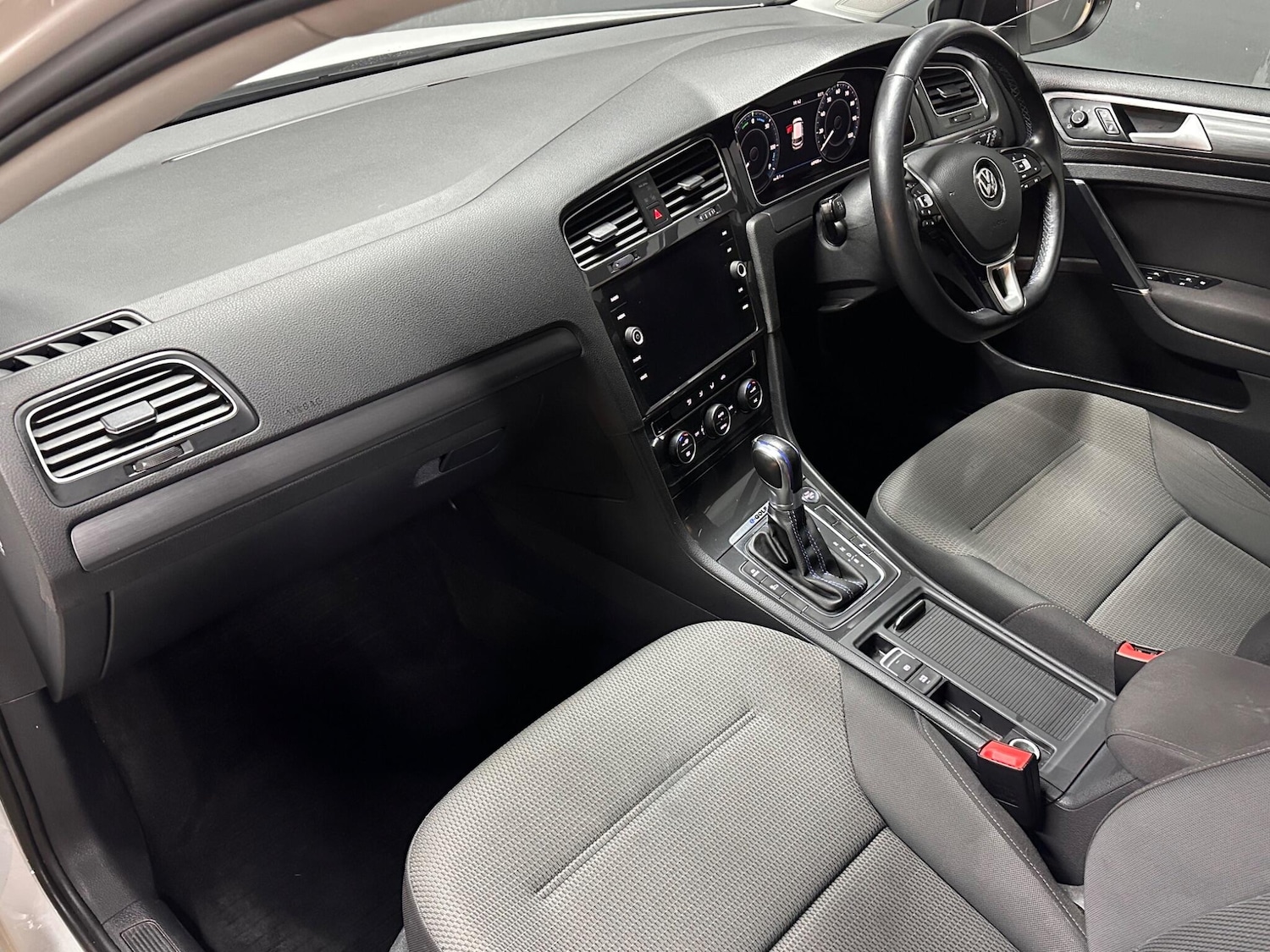 Used Volkswagen Golf 2019 for sale - 76371397: Photo 12