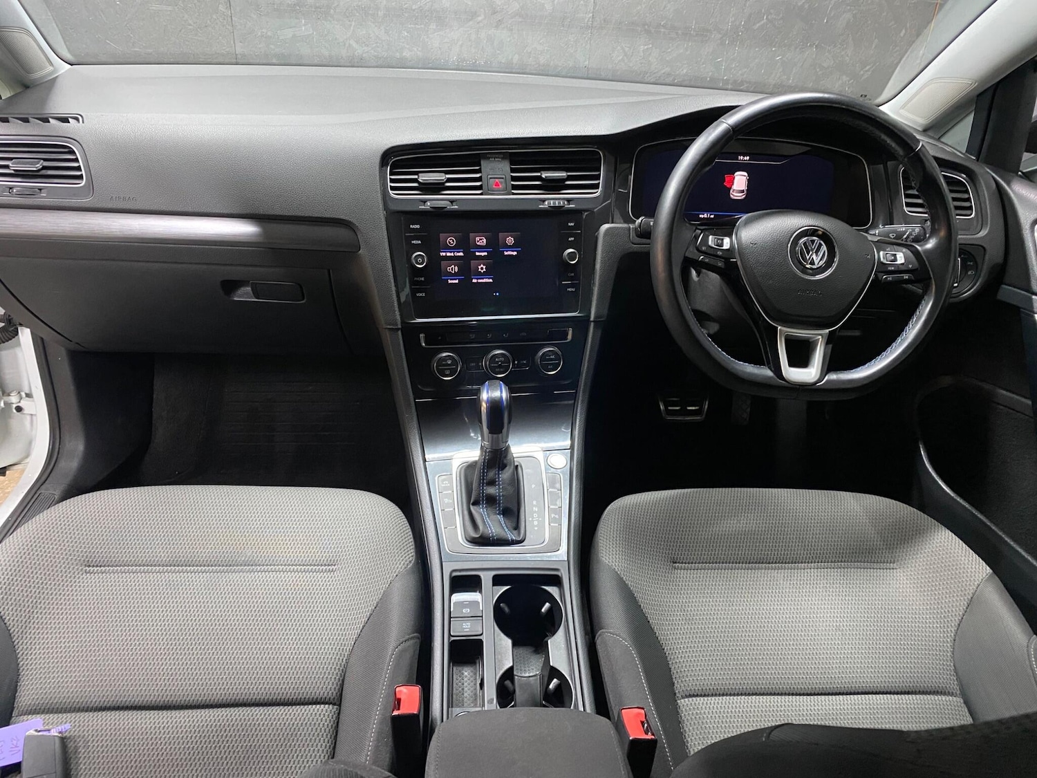 Used Volkswagen Golf 2019 for sale - 76371397: Photo 19