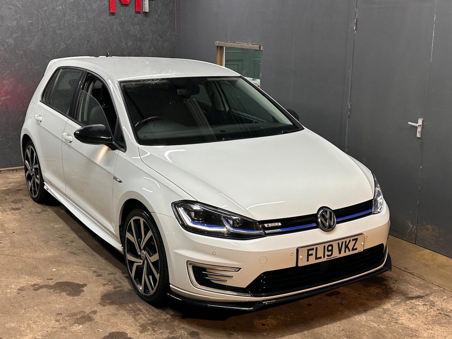 Used Volkswagen Golf 2019 for sale - 76371397: Photo 2