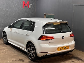 Used Volkswagen Golf 2019 for sale - 76371397: Photo