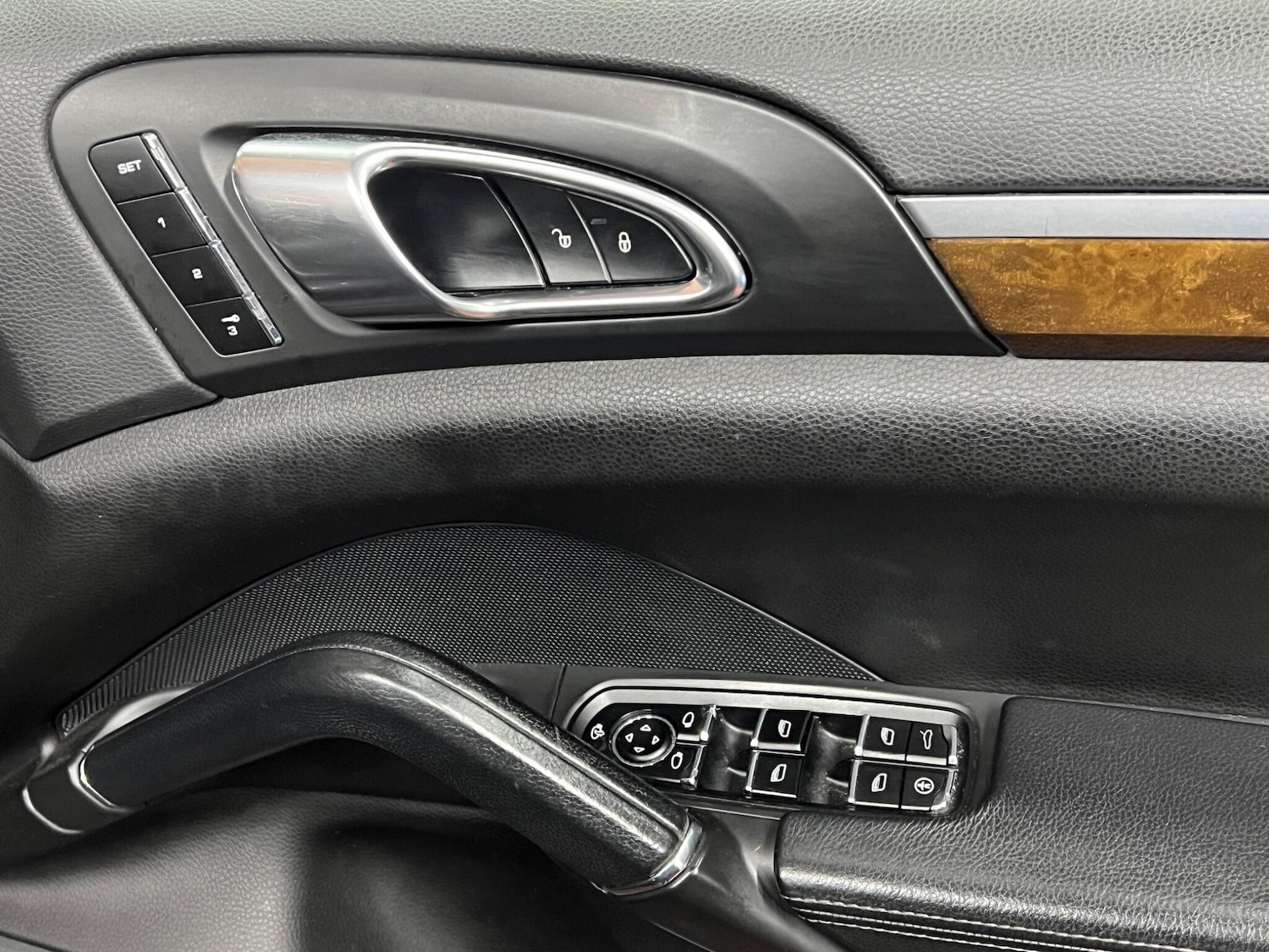 Used Porsche Cayenne for sale - 78086989: Photo 32