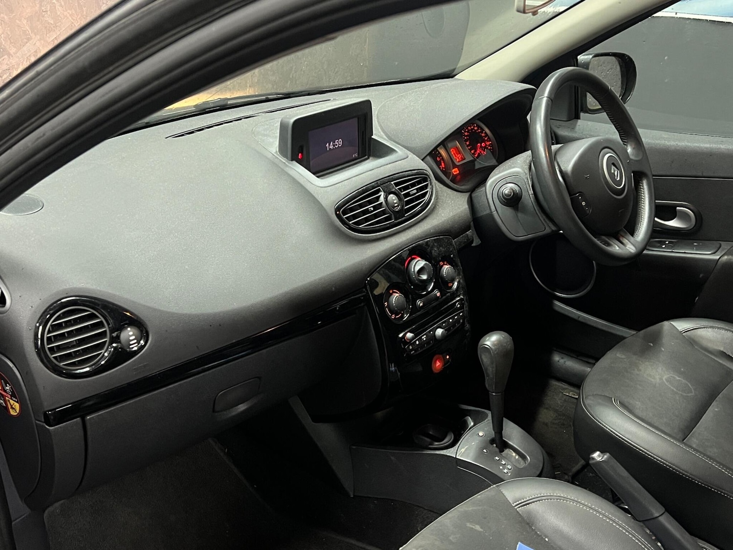 Used Renault Clio 2012 for sale - 77853937: Photo 15