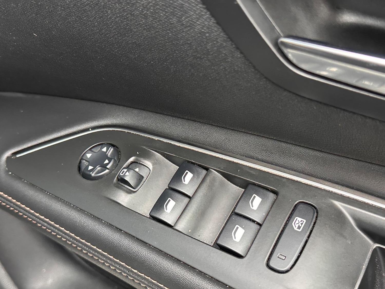 Used Peugeot 5008 2019 for sale - 76472441: Photo 22