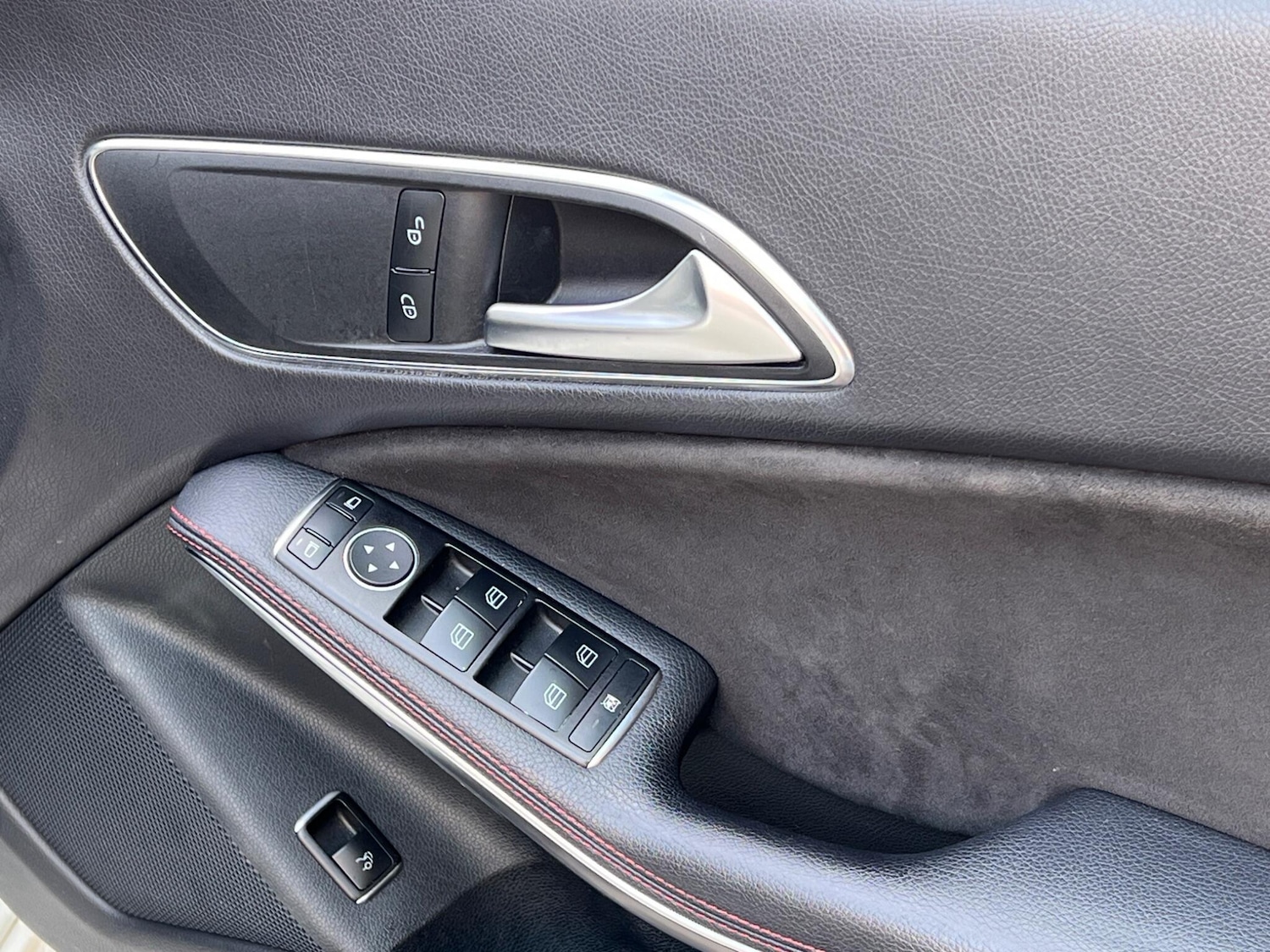 Used Mercedes-Benz CLA for sale - 77646477: Photo 28