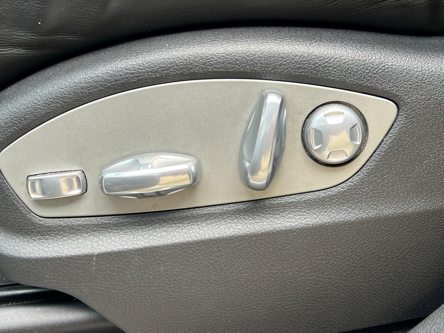 Used Porsche Cayenne for sale - 77824906: Photo 31