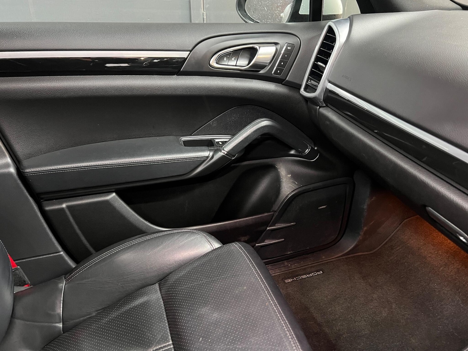 Used Porsche Cayenne for sale - 77824906: Photo 41