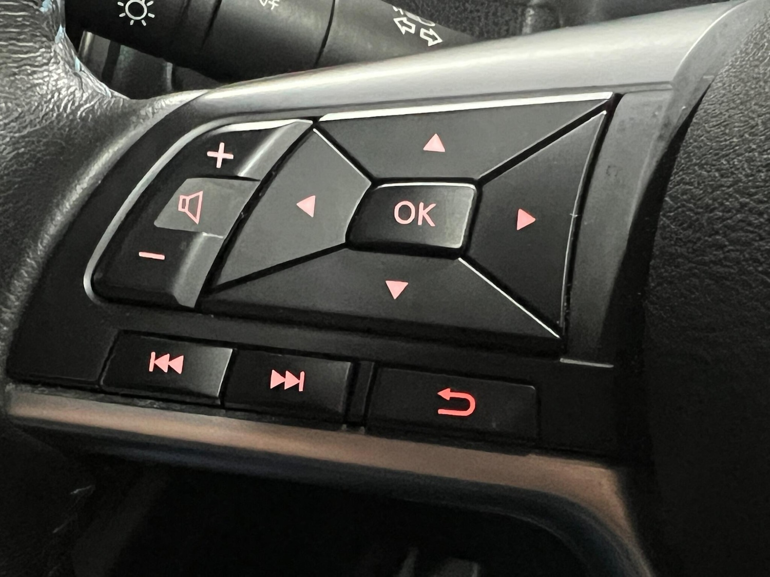 Used Nissan Leaf for sale - 78127718: Photo 17