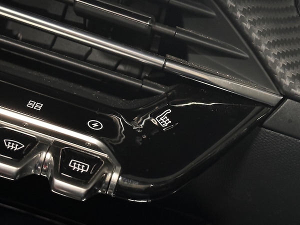 Used Peugeot E-2008 2020 for sale - 76269972: Photo 17