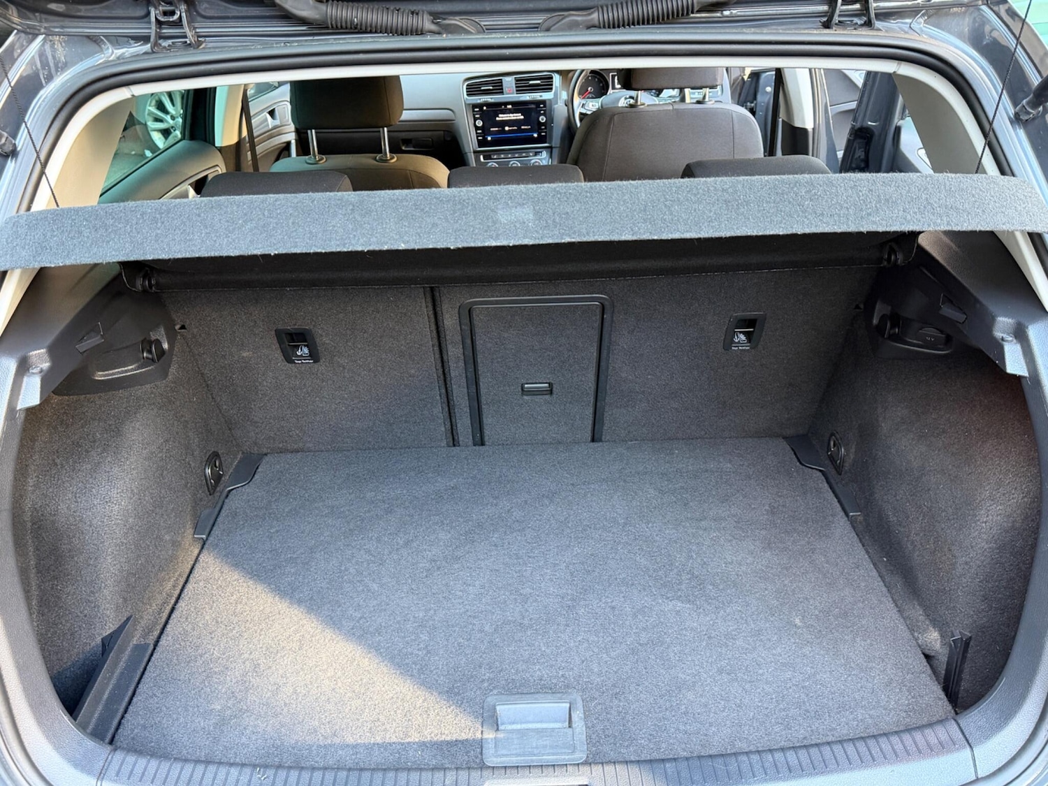 Used Volkswagen Golf 2019 for sale - 78047037: Photo 40