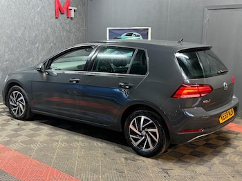Used Volkswagen Golf 2019 for sale - 78047037: Photo