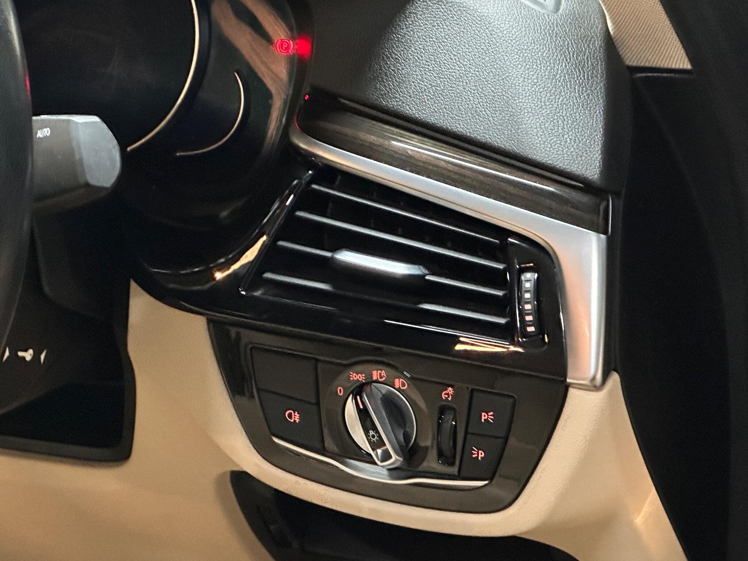 Used BMW 5 Series 2018 for sale - 76658545: Photo 19