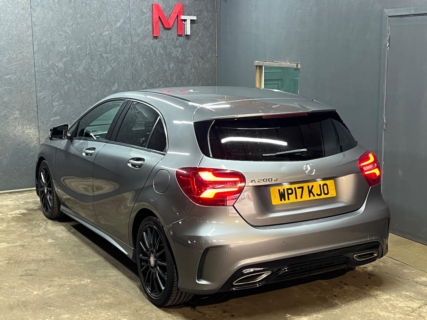 Used Mercedes-Benz A-Class 2017 for sale - 76422836: Photo 3