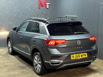 Used Volkswagen T-Roc 2018 for sale - 75953930: Photo