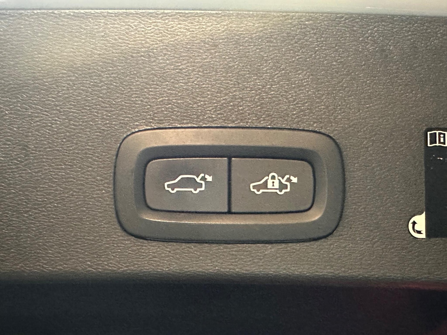 Used Volvo XC40 2021 for sale - 76484526: Photo 17