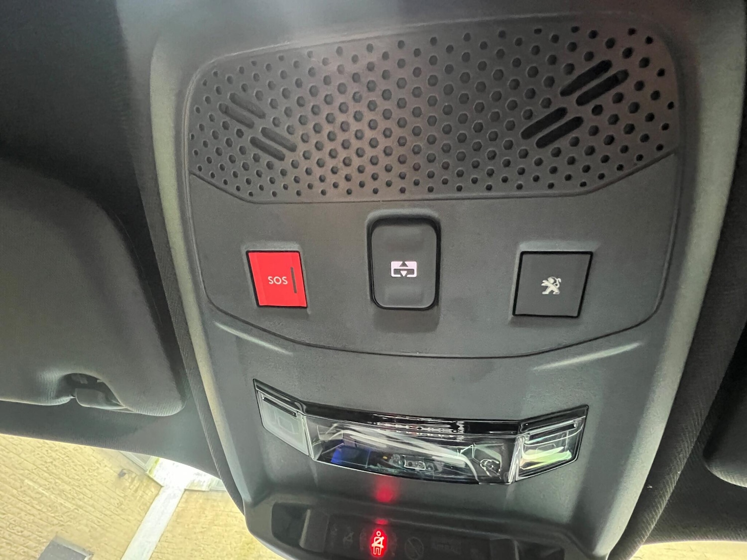 Used Peugeot E-2008 2022 for sale - 77683294: Photo 21