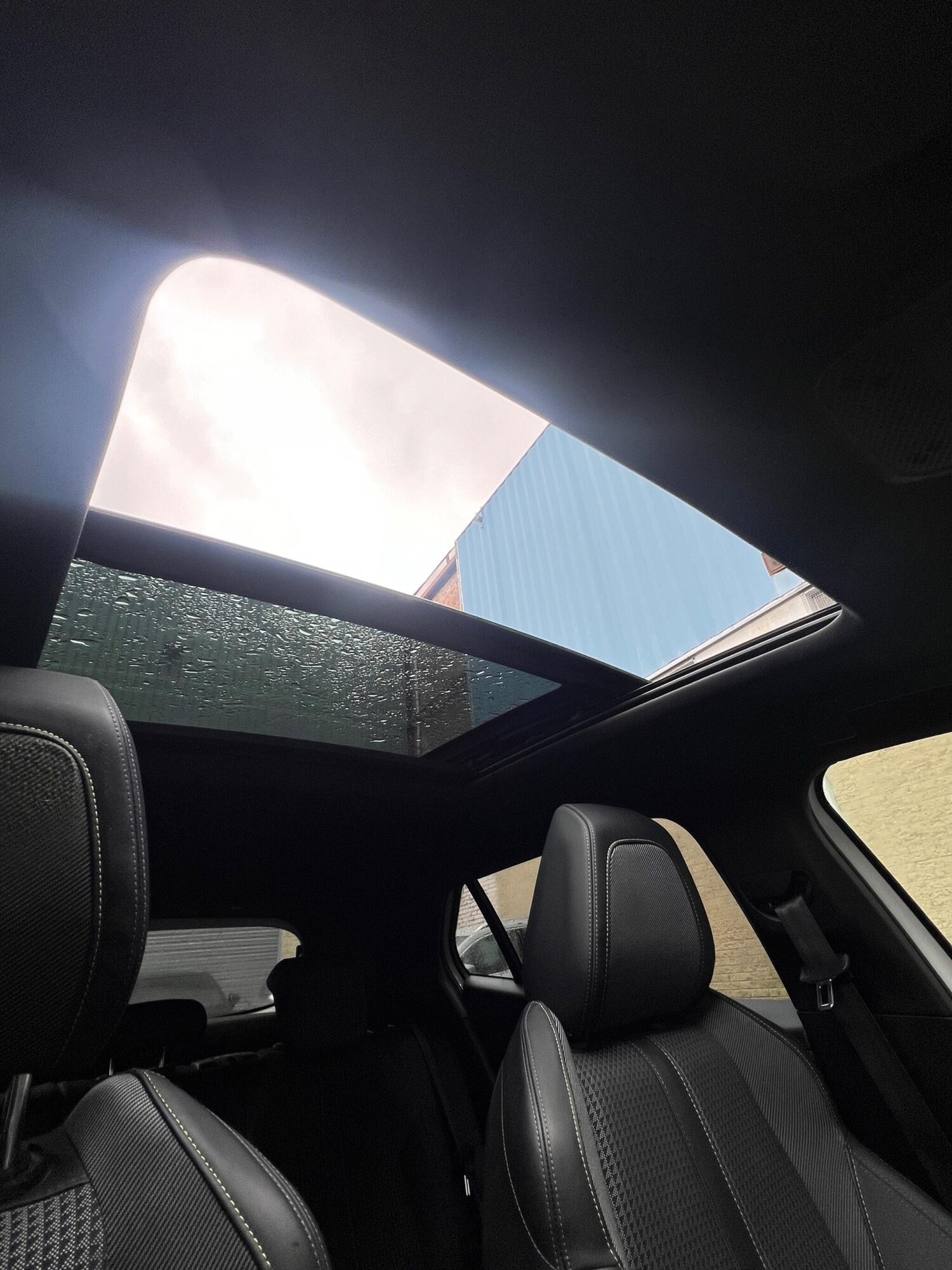 Used Peugeot E-2008 2022 for sale - 77683294: Photo 36