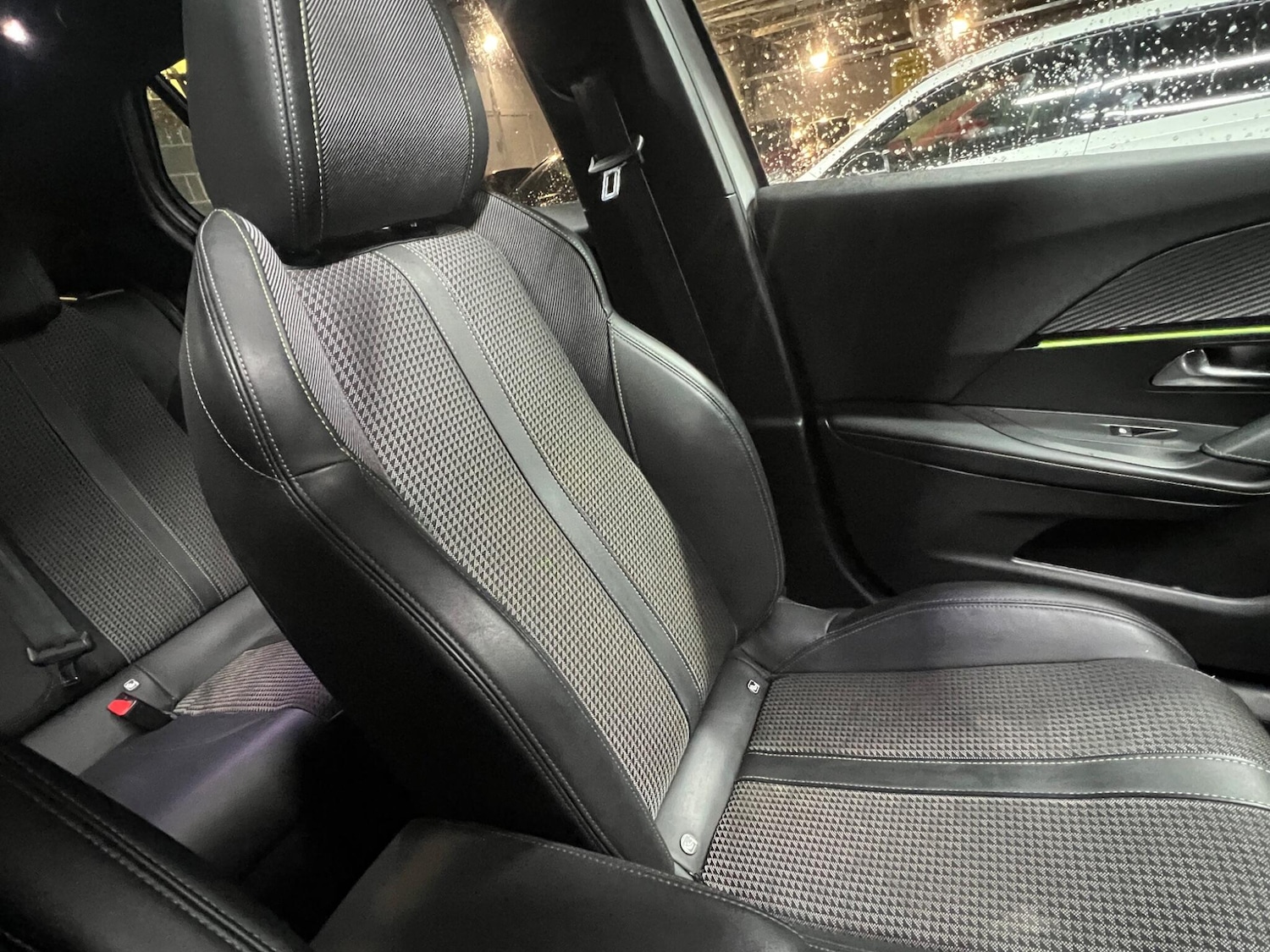 Used Peugeot E-2008 2022 for sale - 77683294: Photo 46