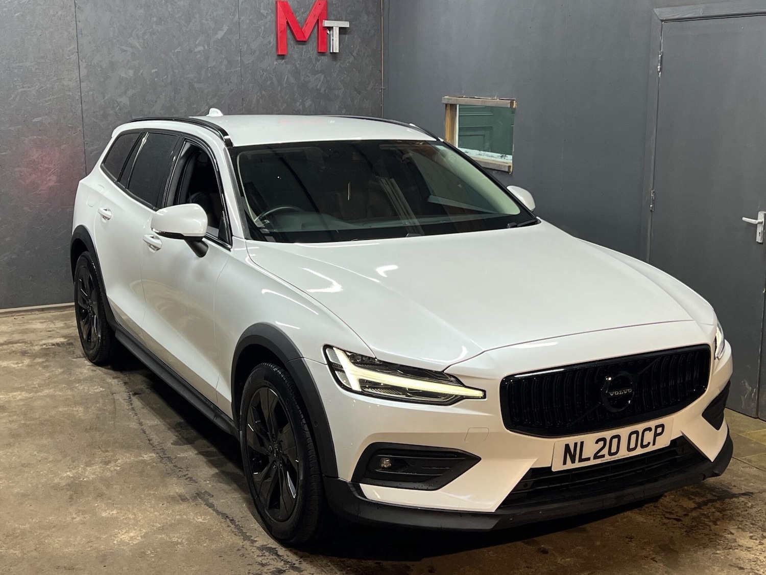 Used Volvo V60 2020 for sale - 76549117: Photo 10