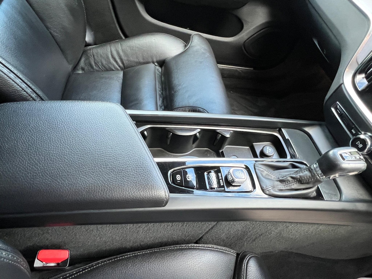 Used Volvo V60 2020 for sale - 76549117: Photo 31