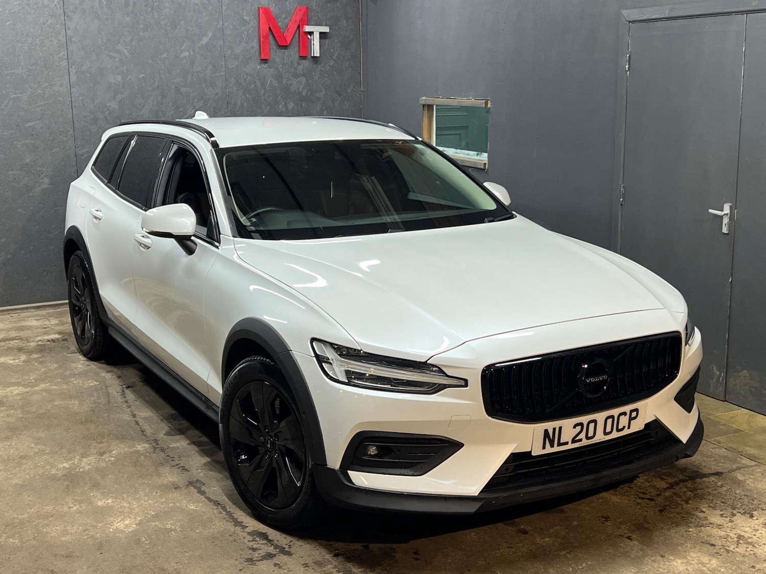 Used Volvo V60 2020 for sale - 76549117: Photo 6