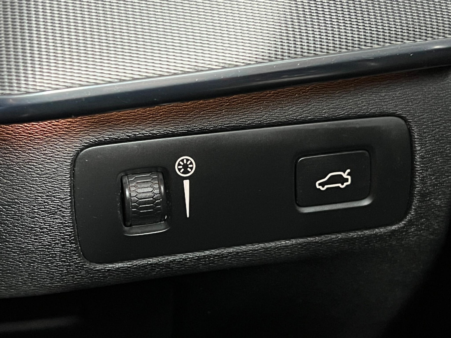 Used Volvo XC90 2015 for sale - 77320467: Photo 30