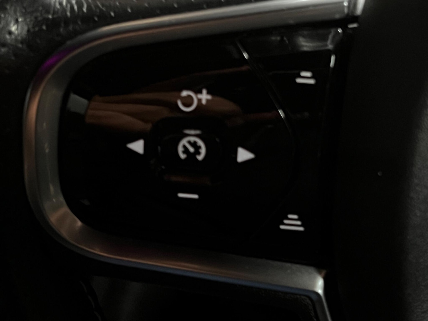 Used Volvo XC90 2015 for sale - 77320467: Photo 33