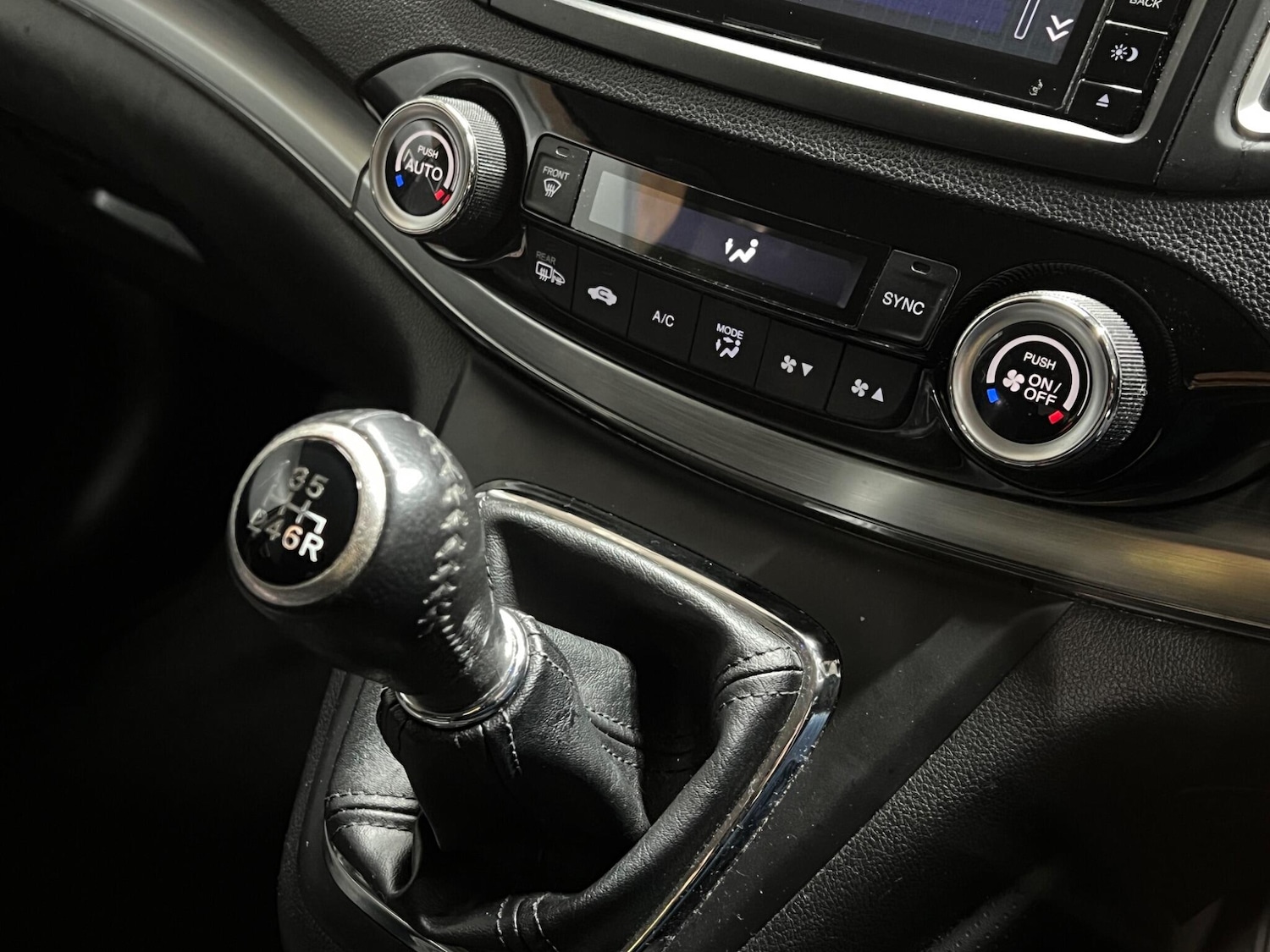 Used Honda CR-V 2018 for sale - 77737640: Photo 13