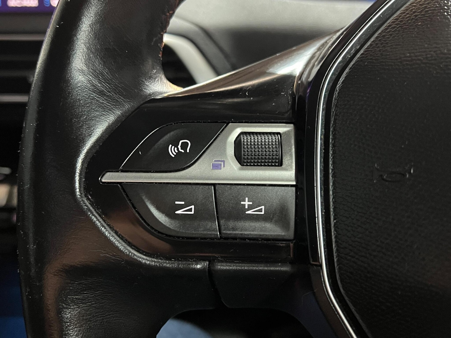 Used Peugeot 5008 2018 for sale - 76964638: Photo 21