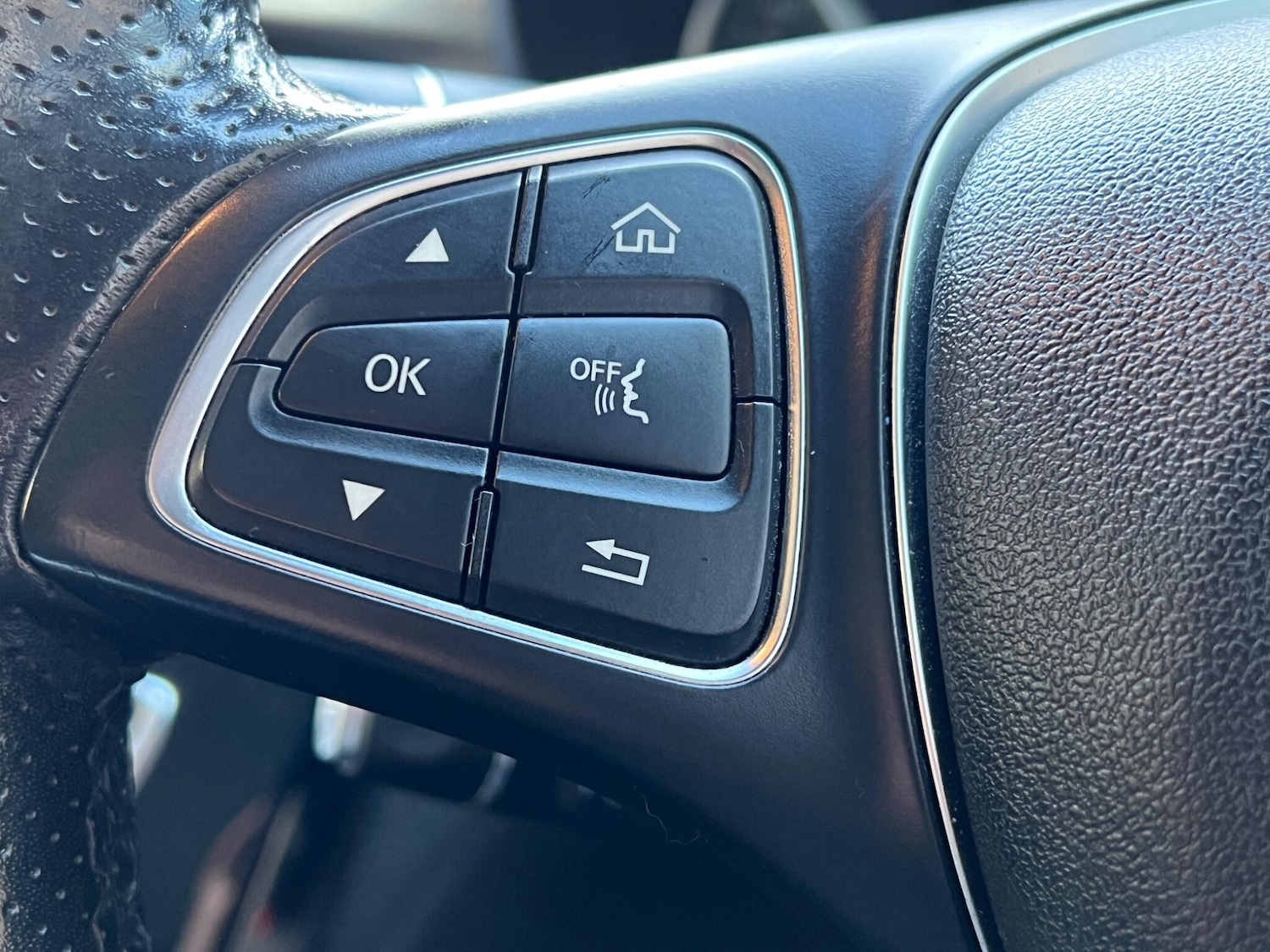 Used Mercedes-Benz C Class 2018 for sale - 76781788: Photo 23