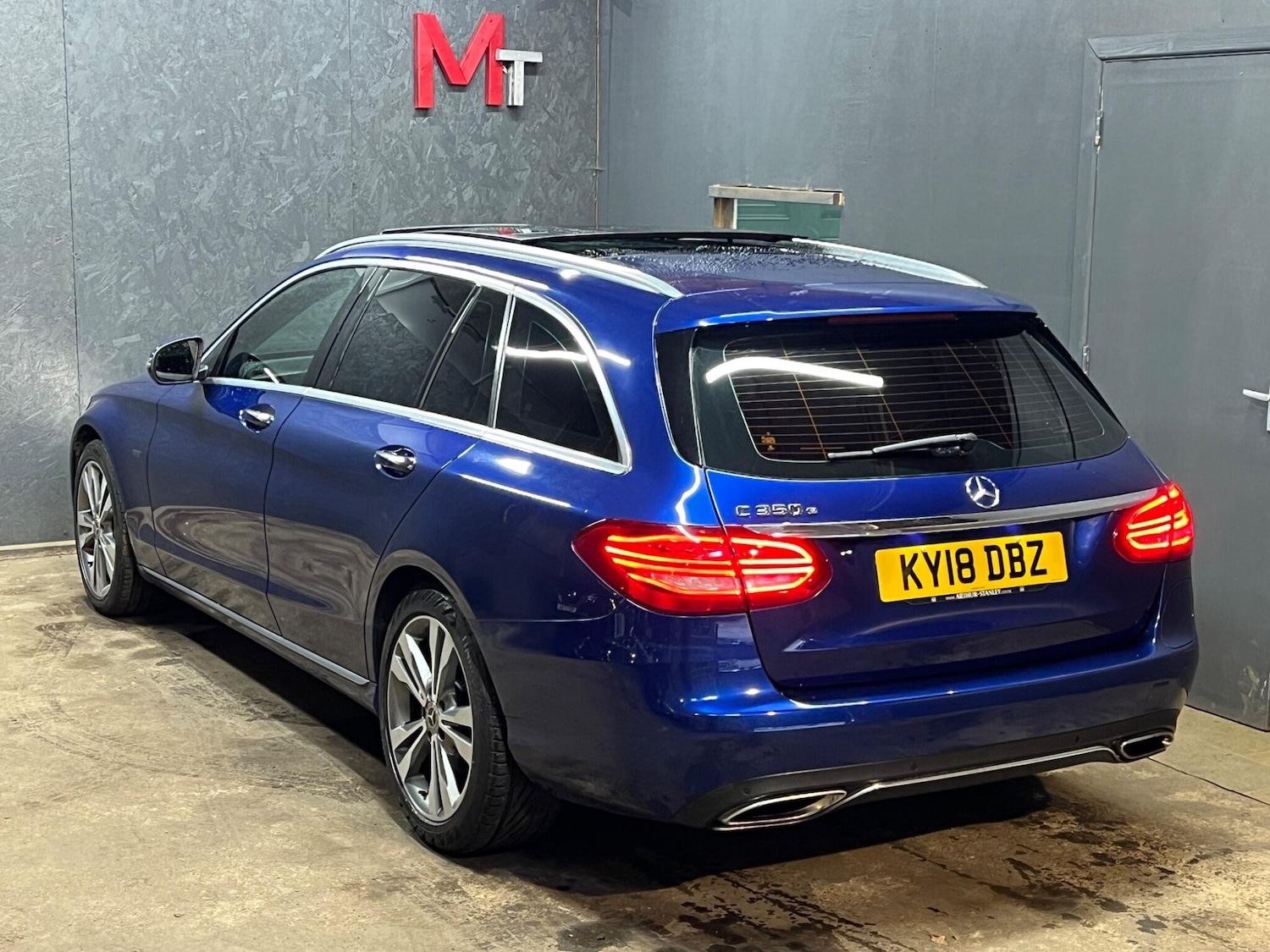 Used Mercedes-Benz C Class 2018 for sale - 76781788: Photo 3