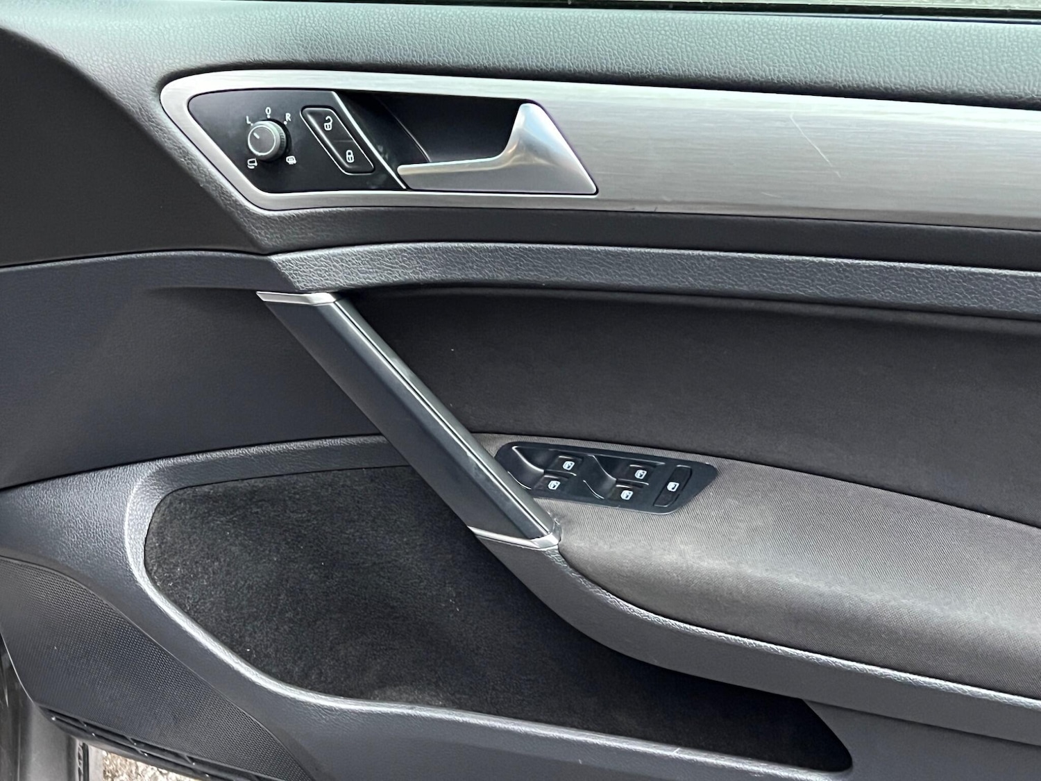 Used Volkswagen Golf 2017 for sale - 77479008: Photo 30