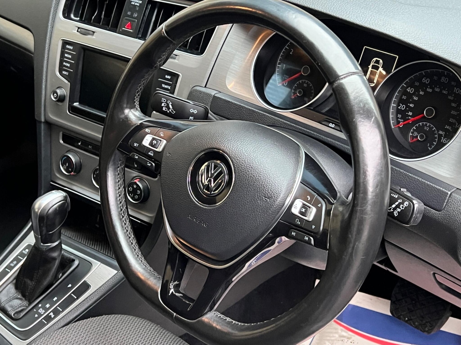 Used Volkswagen Golf 2017 for sale - 77479008: Photo 40