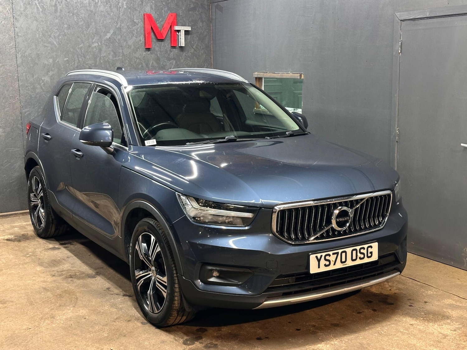 Used Volvo XC40 2020 for sale - 76573324: Photo 2