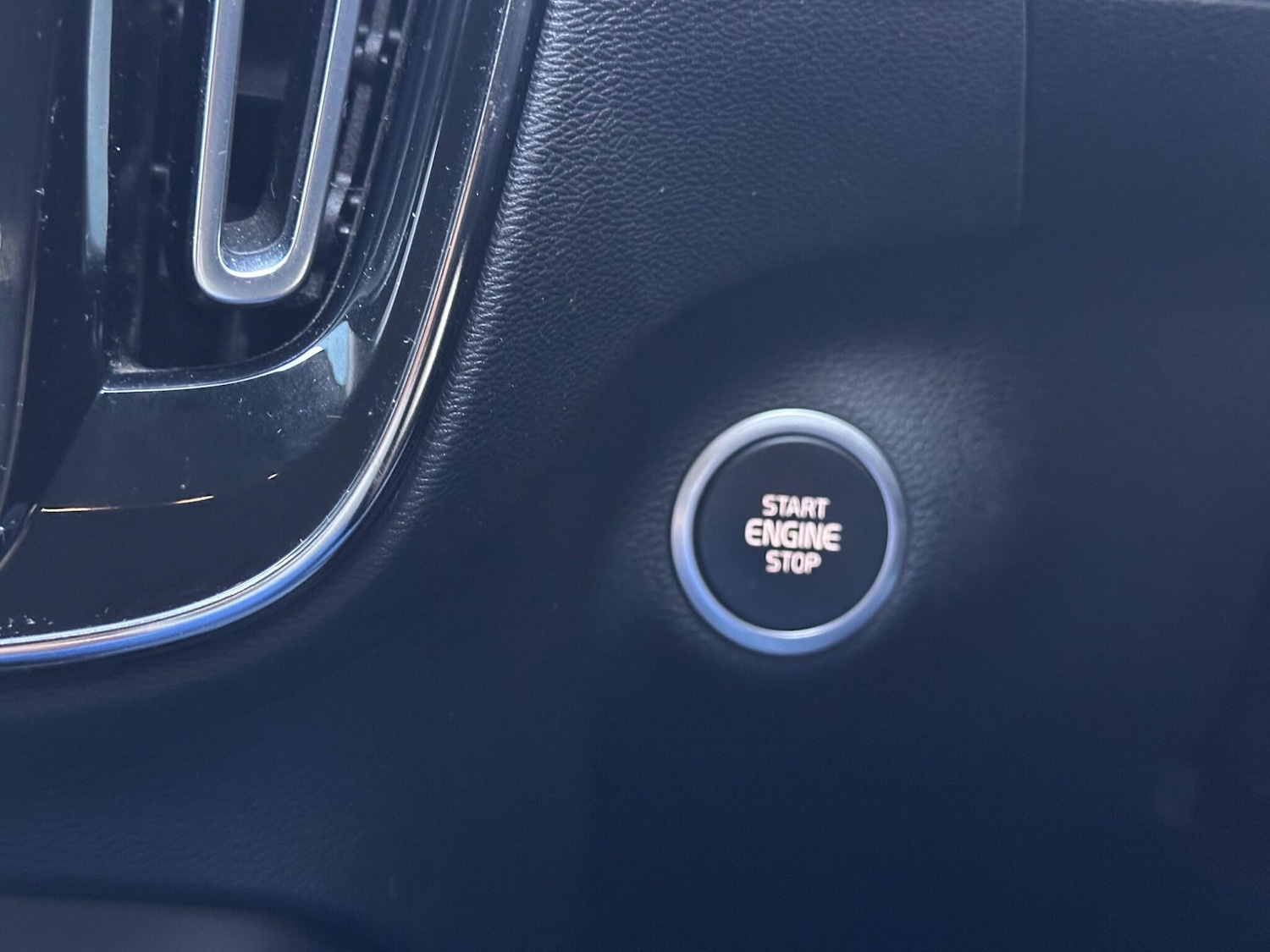 Used Volvo XC40 2020 for sale - 76573324: Photo 21