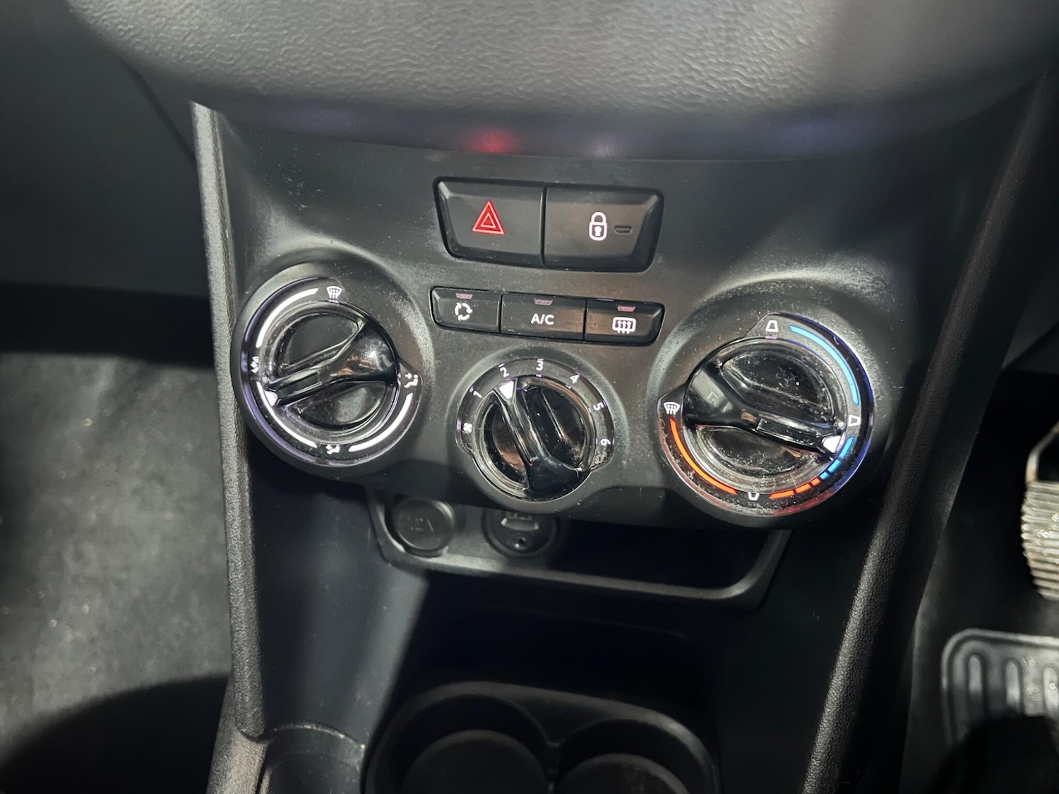 Used Peugeot 208 2012 for sale - 76942319: Photo 14