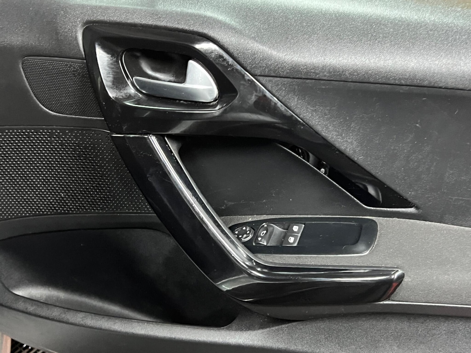 Used Peugeot 208 2012 for sale - 76942319: Photo 16