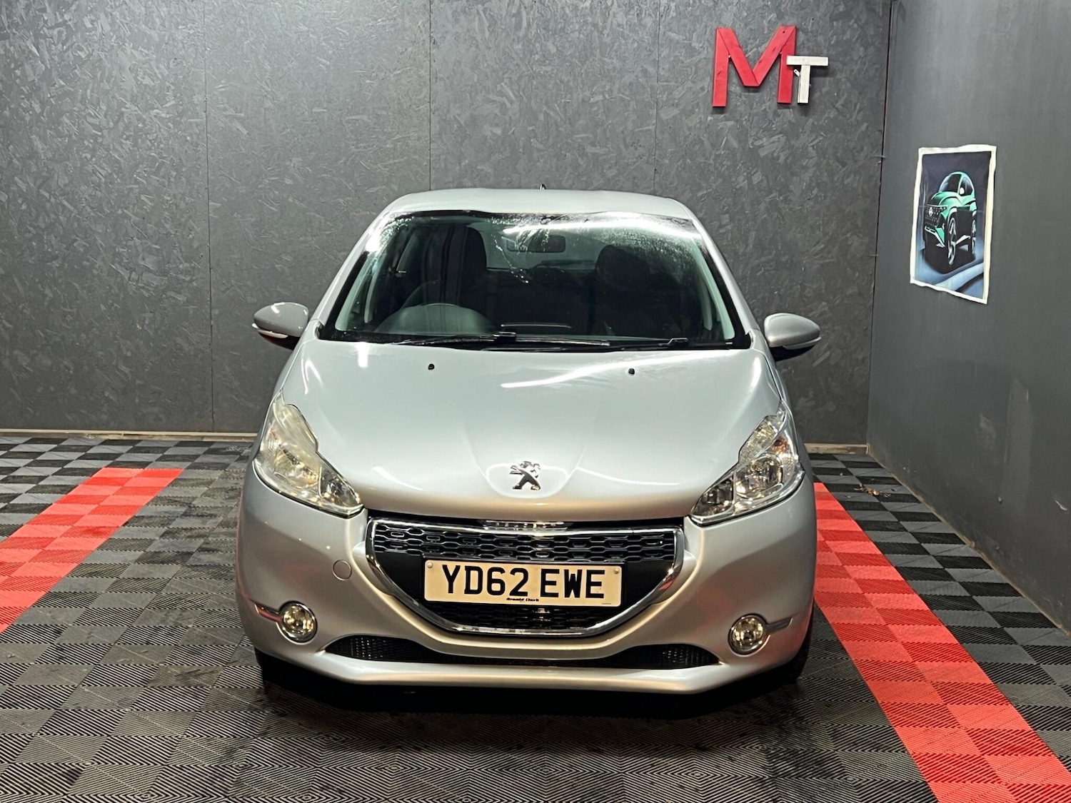 Used Peugeot 208 2012 for sale - 76942319: Photo 2