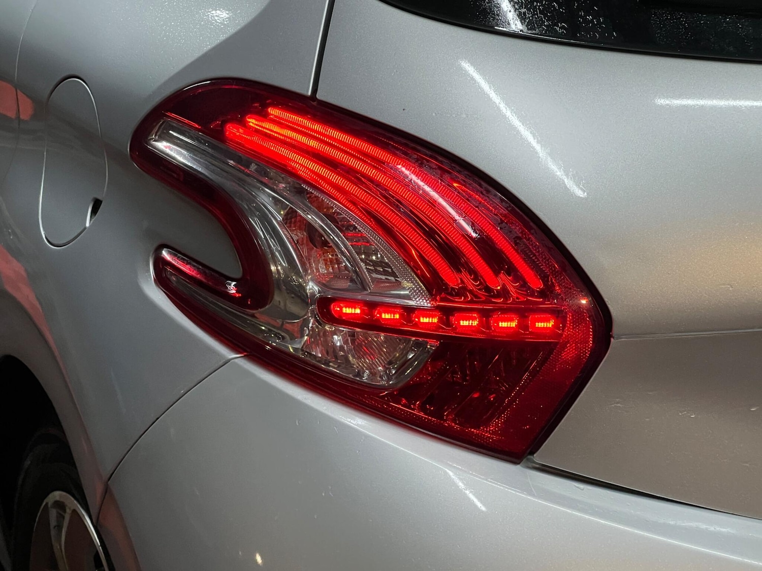 Used Peugeot 208 2012 for sale - 76942319: Photo 21