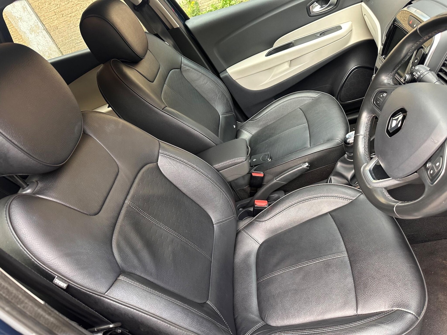 Used Renault Captur for sale - 76701110: Photo 11